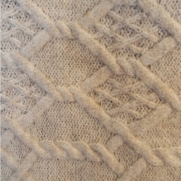 Rachel Ashwell cream sweater Small knit top - Picture 3 of 4